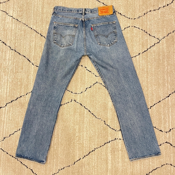 Levi's Men's 501 Light Wash Jeans W 32 L 30 - Picture 1 of 8